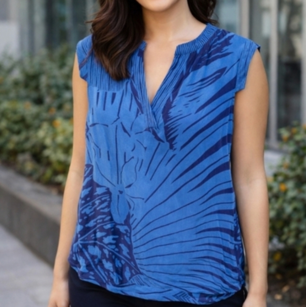 100% Silk Blue Floral Blouse Size 2 By J. Crew